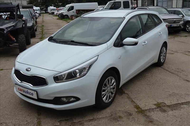 Kia Ceed (2015) COMBI 1,6 - fotka 1 z 19