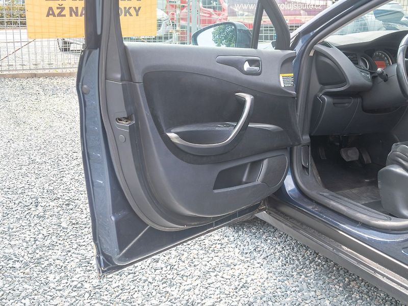 Citroën C5 (2008) 2.0HDI 100KW – PO SERVISU - fotka 11 z 41