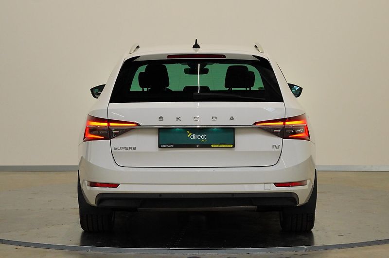 Škoda Superb - fotka 6 z 30
