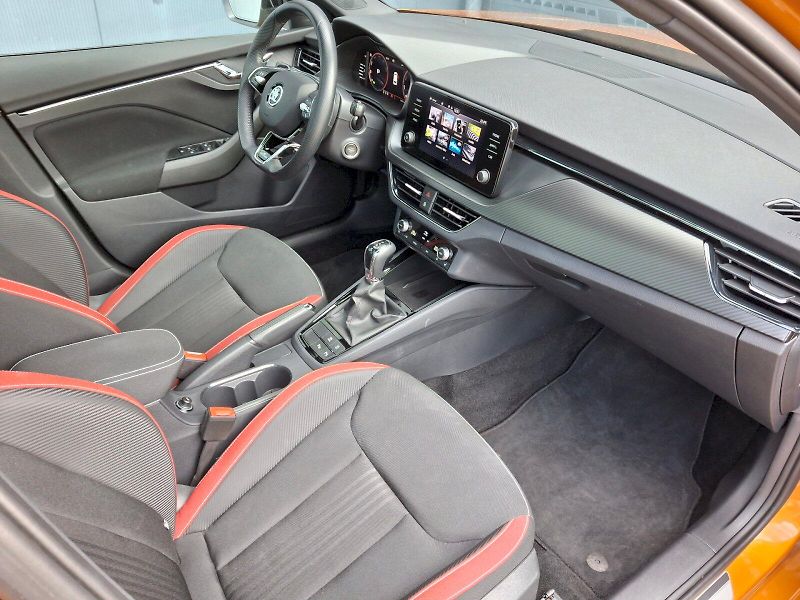 Škoda Kamiq (2024) Monte Carlo DSG 1,0TSi 81kW - fotka 14 z 35