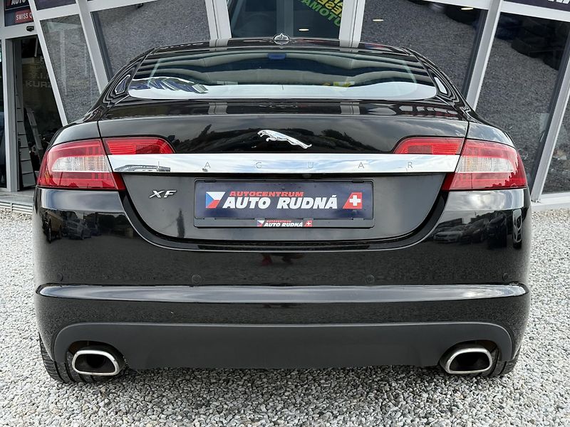 Jaguar XF 3,0 V6 Diesel Lux Automat - fotka 11 z 40