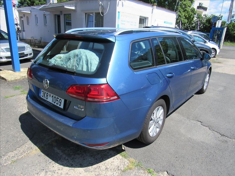 Volkswagen Golf 1,4 TSi 90kW Comfortline - fotka 6 z 34