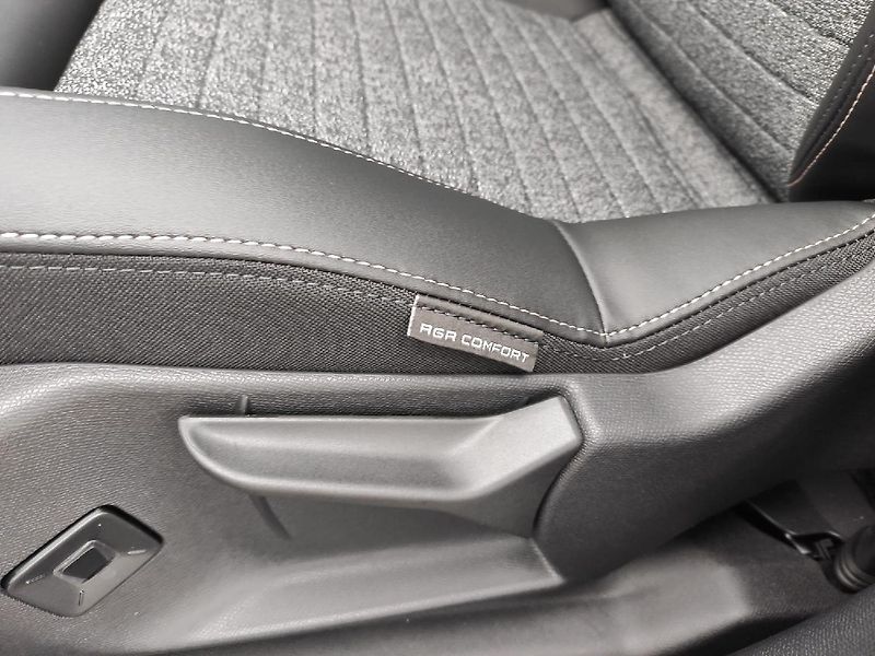 Peugeot 3008 (2026) Business 1.2 HYBRID 145k AUT6 - fotka 28 z 28