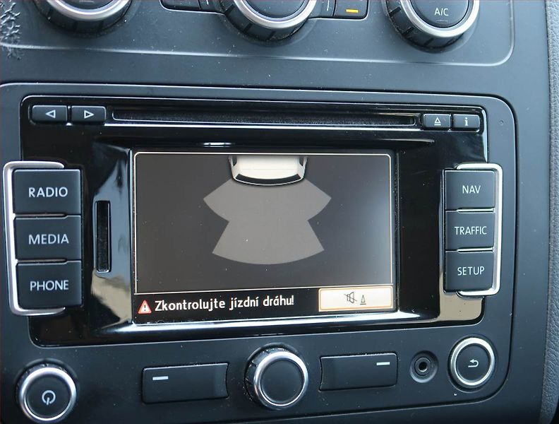 Volkswagen Touran (2013) 2.0 TDI, Navi, Tempomat - fotka 18 z 19