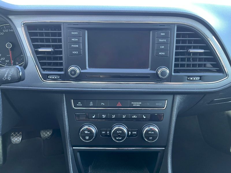 Seat Leon (2014) 1.4 TSI ST FR - fotka 20 z 24