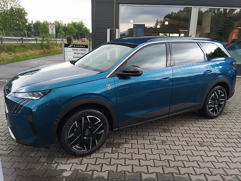 Peugeot 5008 (2026) GT Hybrid 145 e-DCS6 - fotka 3 z 20