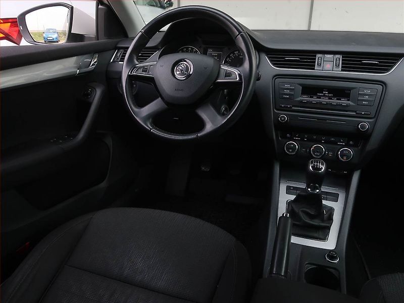 Škoda Octavia (2013) Elegance 2.0 TDI, Serv.kniha - fotka 7 z 16