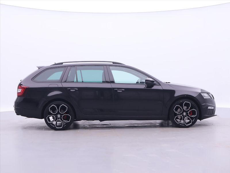 Škoda Octavia 2,0 TDI RS 4x4 DSG Virtual LED - fotka 8 z 43