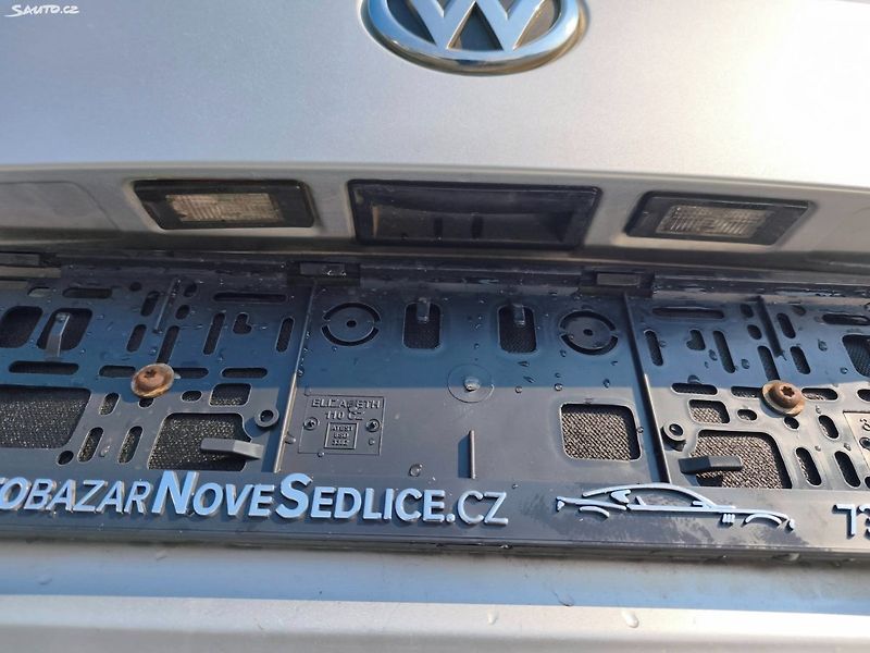 Volkswagen Passat (2011) - fotka 31 z 31