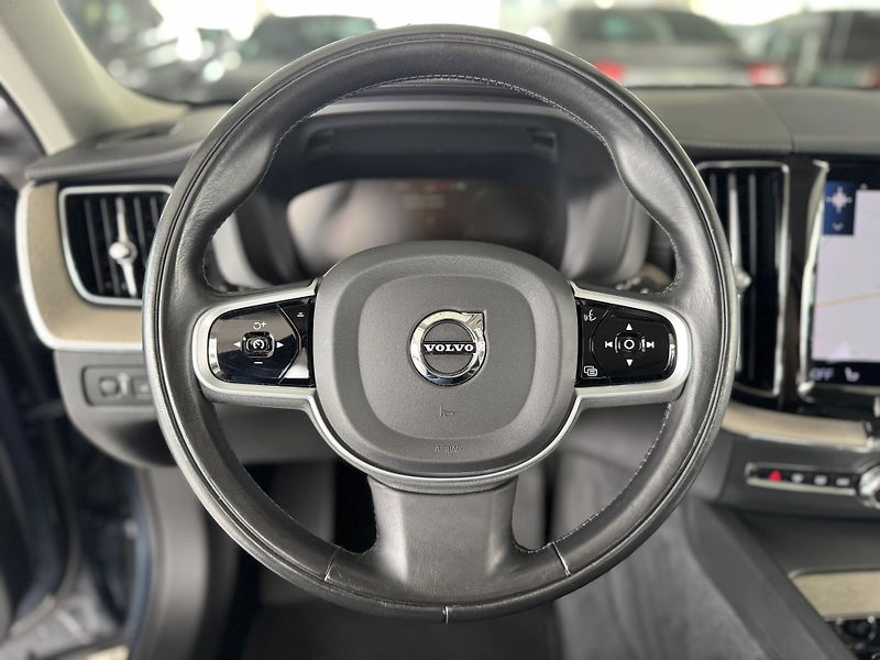 Volvo XC60 T8 AWD*Recharge*REZERVACE! - fotka 24 z 36
