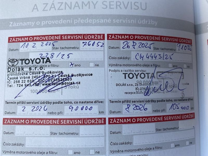 Toyota Land Cruiser 2.8D-4D, ČR, Executive, DPH - fotka 22 z 23