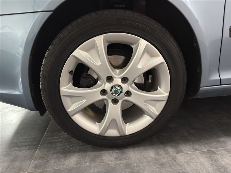 Škoda Octavia 1,4   TSI STYLE XENON SERVIS - fotka 28 z 35