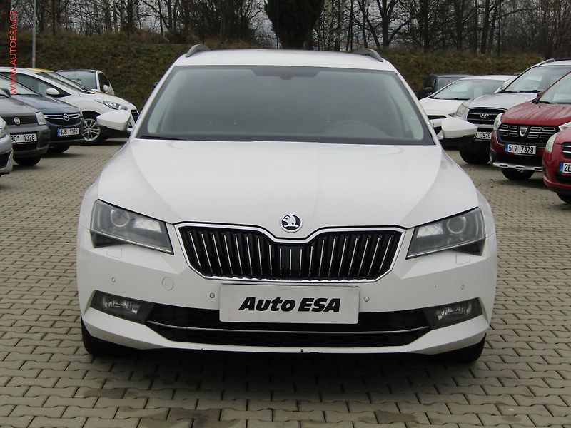 Škoda Superb (2018) 2.0 TDi, ČR, DSG, bixenon - fotka 2 z 18