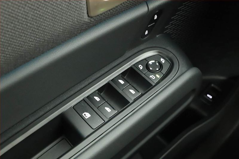 Mini Countryman (2025) S All4, JCW, HUD, Kamera - fotka 18 z 20