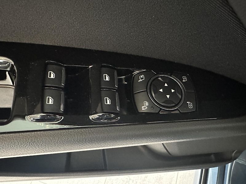 Ford Mondeo Titanium 2.0 EcoBlue 150k aut. - fotka 21 z 30