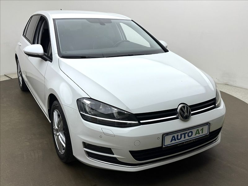Volkswagen Golf 1,6 DSG DPH HIGHLINE 2XKOLA ČR - fotka 3 z 41