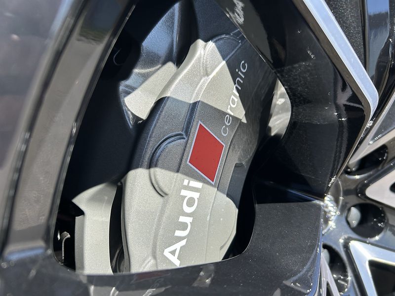 Audi SQ8 4.0 TDI V8 quattro B&O CERAMIC - fotka 11 z 41