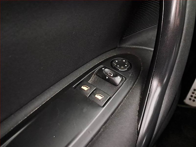 Citroën DS4 (2014) 1.6 e-HDi, po STK, Tažné - fotka 15 z 15