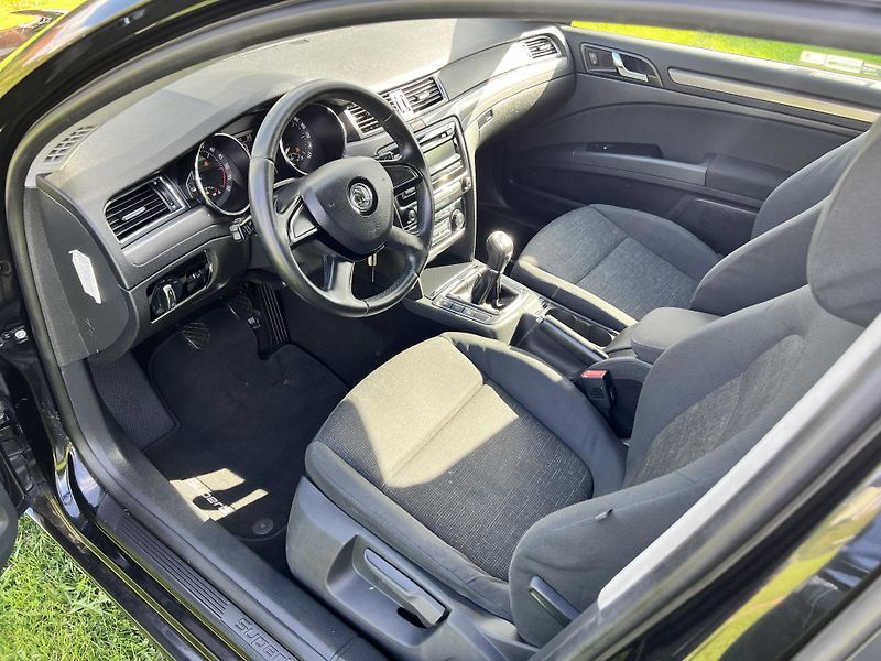 Škoda Superb 2.0TDI 103KW,DIGIKLIMA,TZ,ALU - fotka 11 z 48