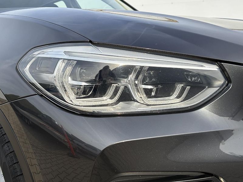 BMW X3 (2018) 2.0 D Xdrive  - fotka 7 z 31