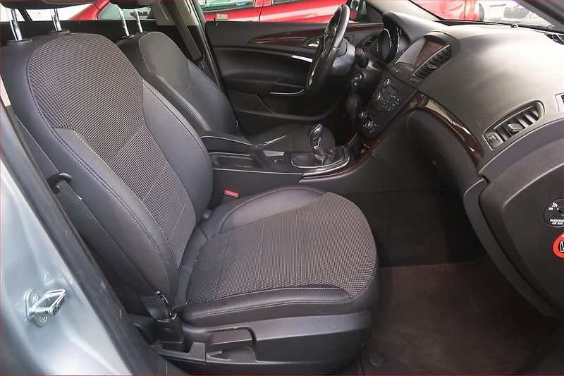 Opel Insignia (2010) 2.0 CDTI, po STK - fotka 9 z 12