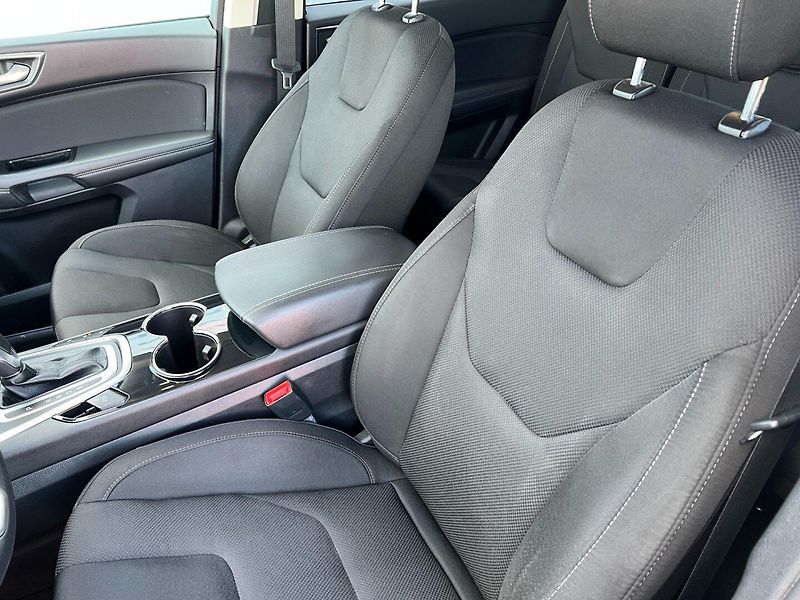 Ford S-MAX (2018) Titanium! 2.0TDCi 132kW! LED! - fotka 16 z 40