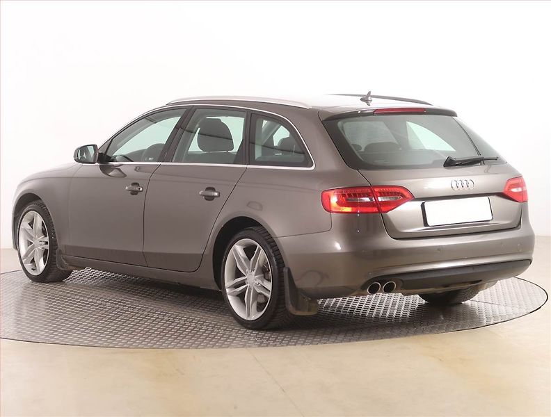 Audi A4 (2013) Ambition 2.0 TDI, Automat - fotka 4 z 14