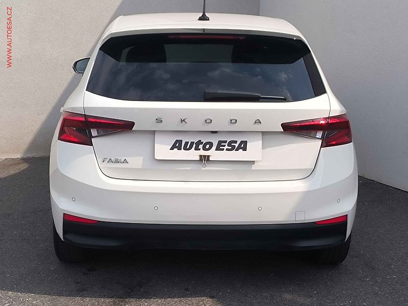 Škoda Fabia (2022) 1.0 TSi, ČR, Style, LED - fotka 5 z 24