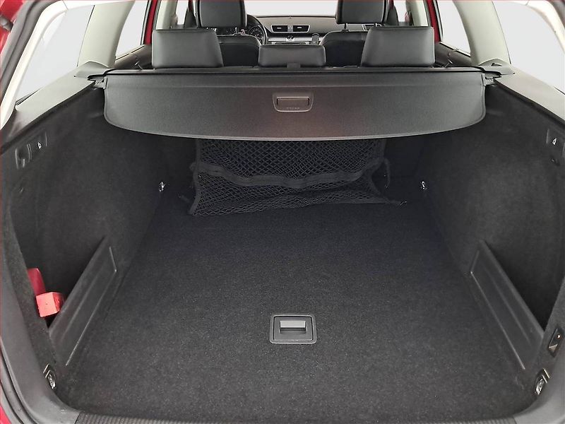 Volkswagen Passat (2014) 2.0 TDI, Navi, Xenony - fotka 13 z 23