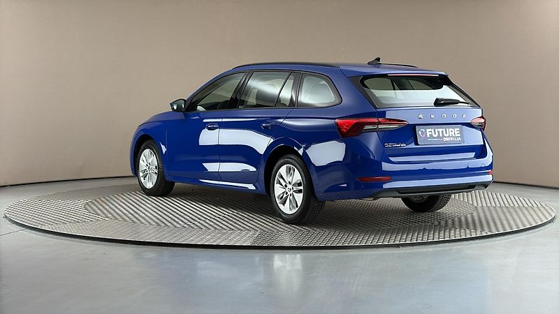 Škoda Octavia 2.0 TDI Ambition Combi - fotka 2 z 24