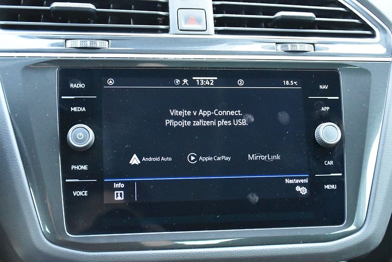 Volkswagen Tiguan (2021) LIFE 1.5 TSI 110KW DSG - fotka 17 z 32