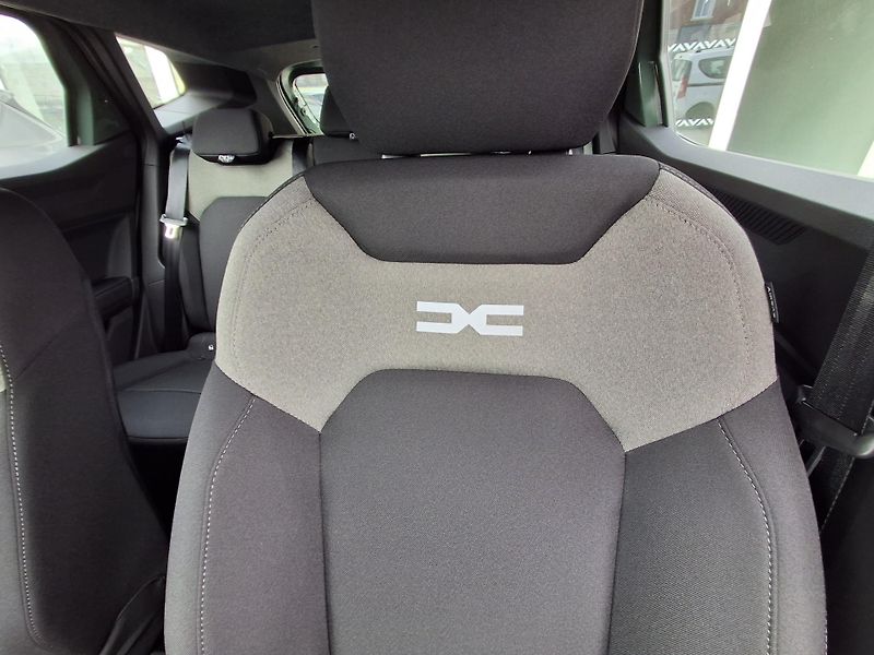 Dacia Duster (2026) essential Eco-G 120 - fotka 22 z 30