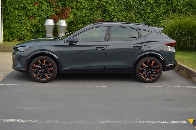 Cupra Formentor (2025) Cupra Formentor 1.5 eTSI DSG - fotka 3 z 25
