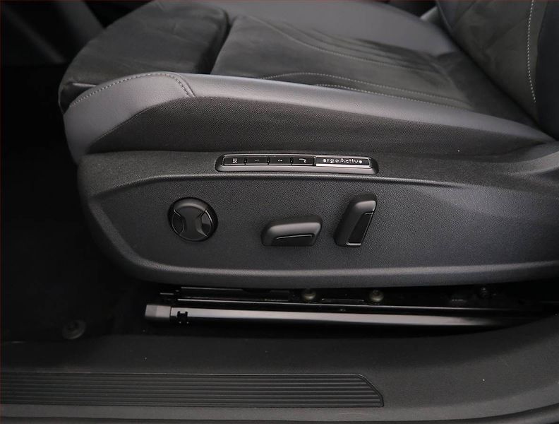 Volkswagen ID.5 (2023) Pro Perf. (82 kWh), SoH 93% - fotka 25 z 32