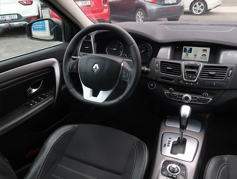 Renault Laguna (2012) 2.0 dCi, Automat, Serv.kniha - fotka 7 z 20