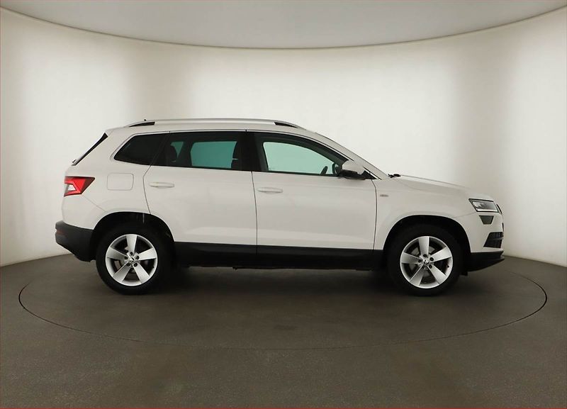 Škoda Karoq (2019) Style 1.6 TDI, Automat, Navi - fotka 6 z 16