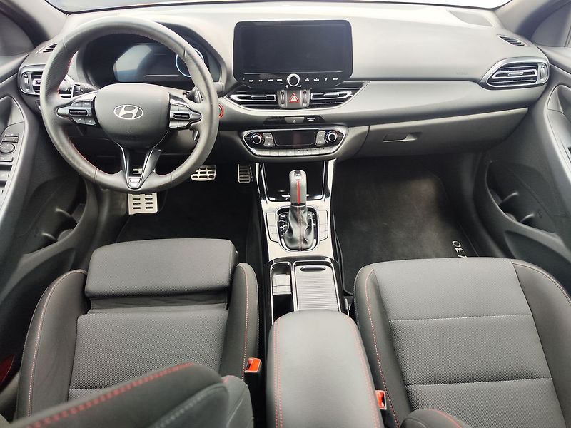 Hyundai i30 1.5 T-GDi/103kW N-Line DCT - fotka 14 z 32