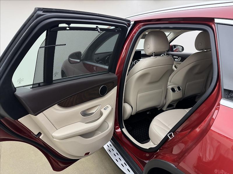Mercedes-Benz GLC 2,0 DPH 4X4 LED KŮŽE 2XKOLA CZ - fotka 35 z 43