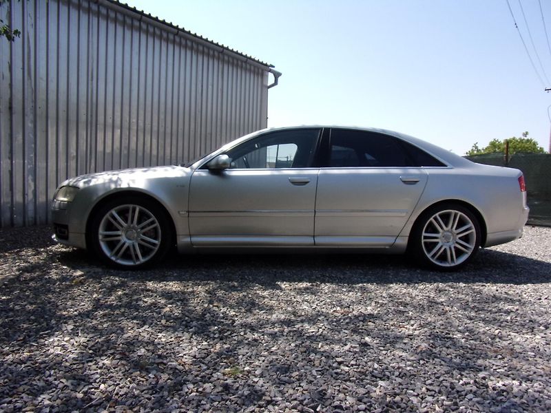 Audi S8 5.2V10 331kW CERAMIC  TOP CENA - fotka 8 z 25