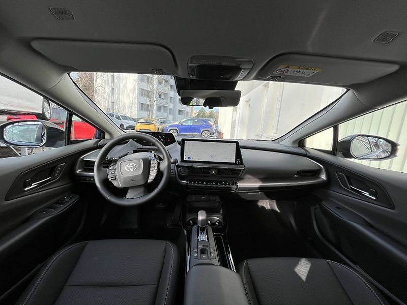 Toyota Prius 2.0L PHEV Executive - fotka 30 z 31