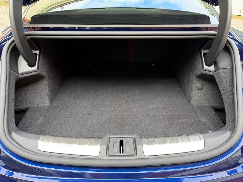Porsche Taycan TURBO-BOSE- SERVIS - fotka 33 z 33