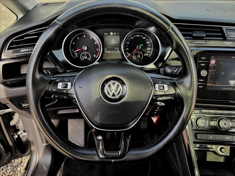 Volkswagen Touran 1,5 Již není k dispozici - fotka 20 z 50