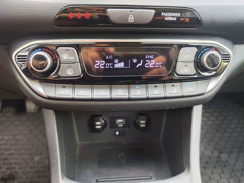 Hyundai i30 1.6 CRDi/85kW Smart - fotka 16 z 30