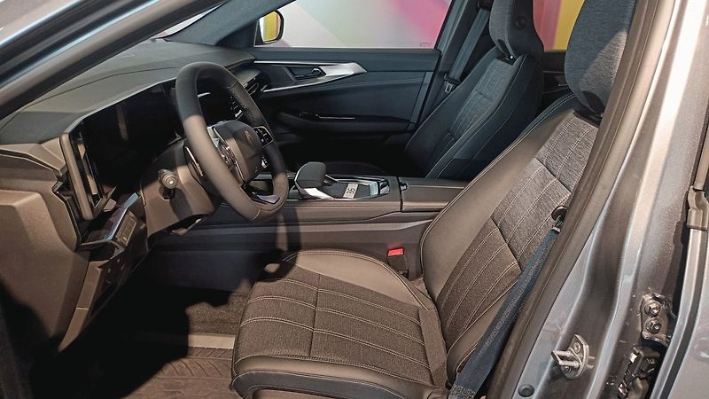 Renault Austral (2026) full hybrid E-Tech 200 - fotka 8 z 10