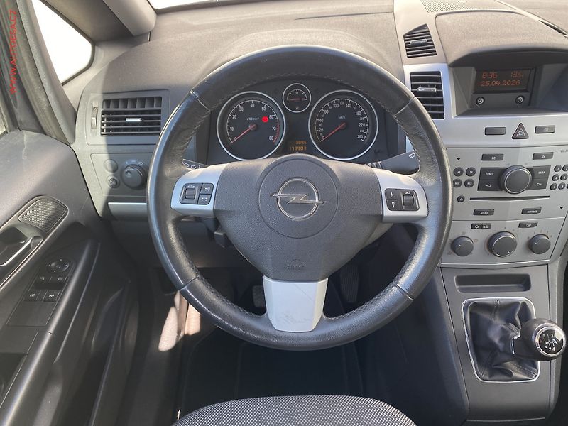 Opel Zafira (2012) 1.6i 7míst, Family - fotka 11 z 15