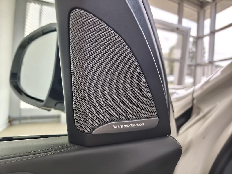 BMW X5 (2021) M50i 390kW xDrive - fotka 27 z 30