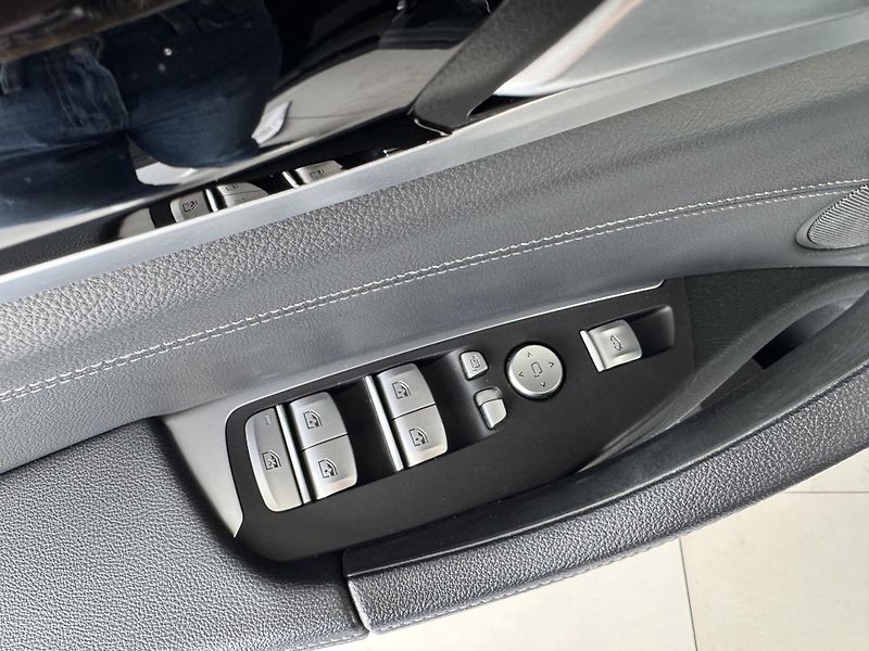 BMW X3 30d xDrive*Head-Up*360Kam*Pano - fotka 30 z 40