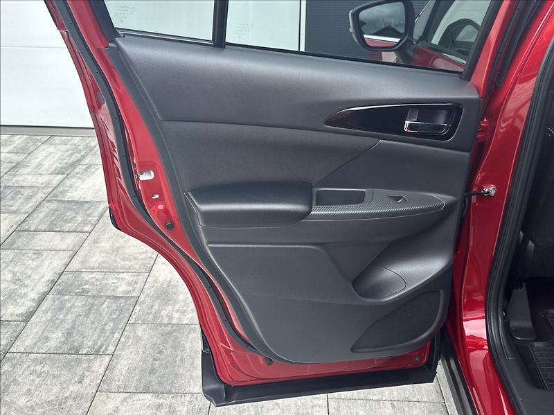 Mitsubishi Eclipse Cross 2,4 PHEV 188PS  A/T 4x4 - fotka 15 z 52