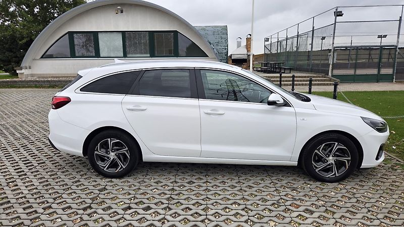 Hyundai i30 (2023) 1.5T-GDI 117 kW, Smart CZ DPH - fotka 4 z 30