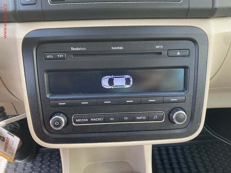 Škoda Roomster (2010) 1.6 16V, ČR, Comfort, TZ - fotka 17 z 17